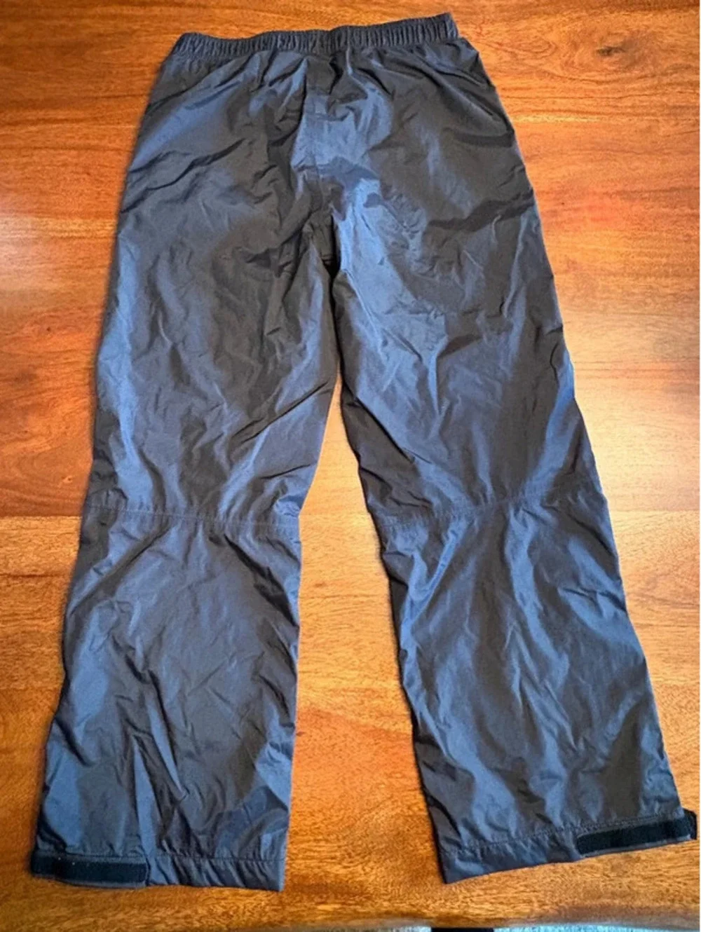 Kid’s North Face waterproof pants. 10/12. NWT!